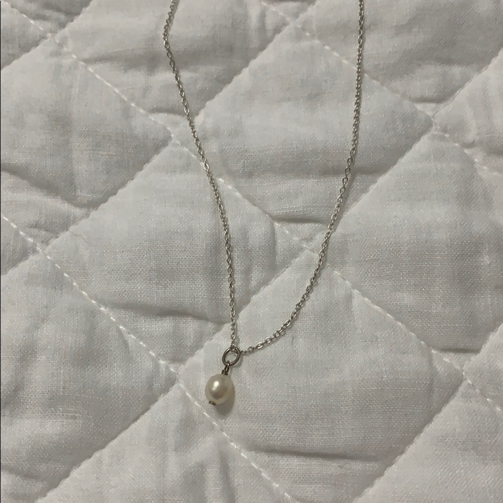 Stella and dot pearl necklace